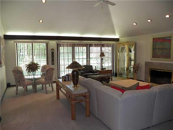 4th image of 1187 Foxwood Dr