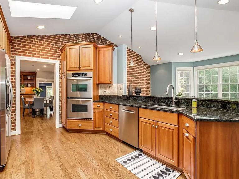 3233 Stephenson Pl NW — Photo 14