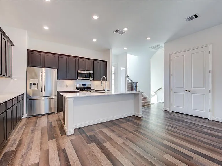1415 Adell Rose Ln — Photo 35