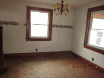 2nd image of 832 S Lynhurst Dr