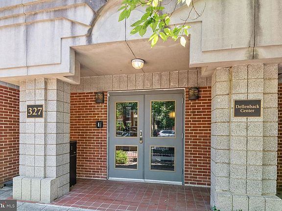 3rd image of 327 8th St NE