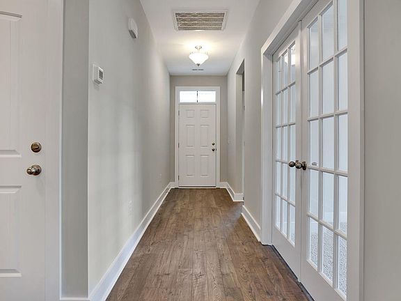 445 Shaftesbury Place-02 Compressed