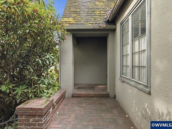5th image of 575 24th St NE