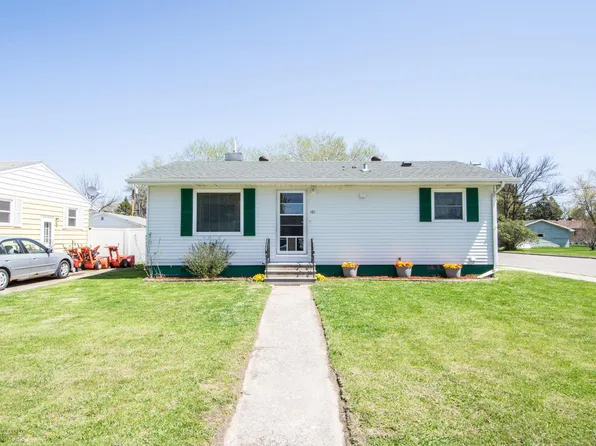 101 4th St NW, Dilworth, MN 56529