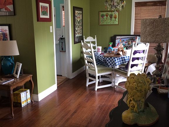 Dining from entry