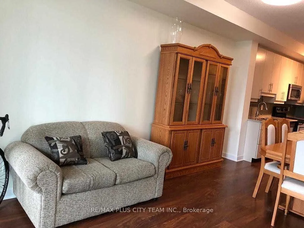 2 bed, $2,800 — Photo 3