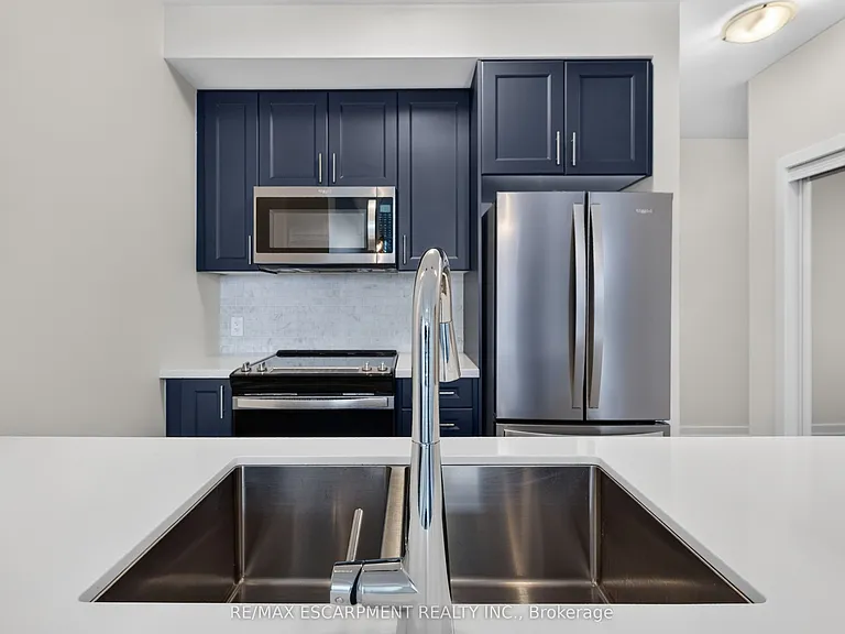 460 Dundas St E #522 — Photo 29
