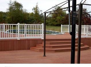 1043 N Farms Rd, Wallingford, CT 06492