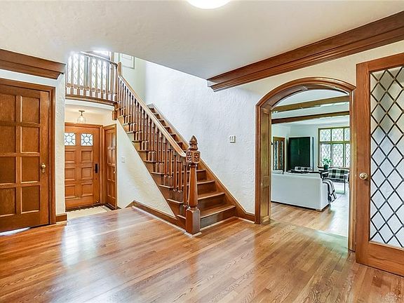 3rd image of 1505 Woodstock Dr