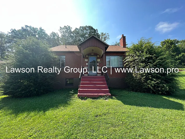 3119 King St NE — Photo 1