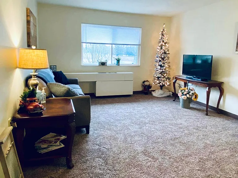 Maryvale Apartments — Photo 6