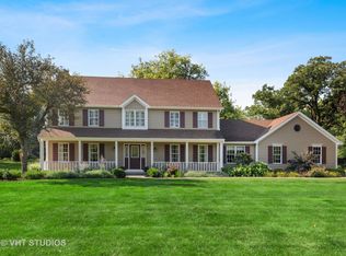 685 Old Westbury Rd, Crystal Lake, IL 60012