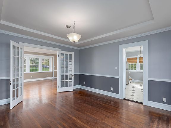 5th image of 1028 Rose Cir