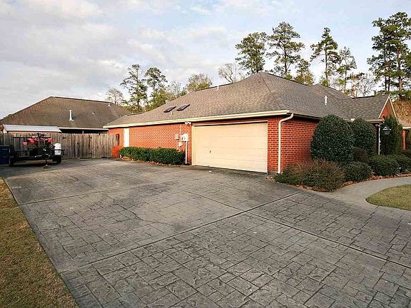 3rd image of 110 Mystic Dr