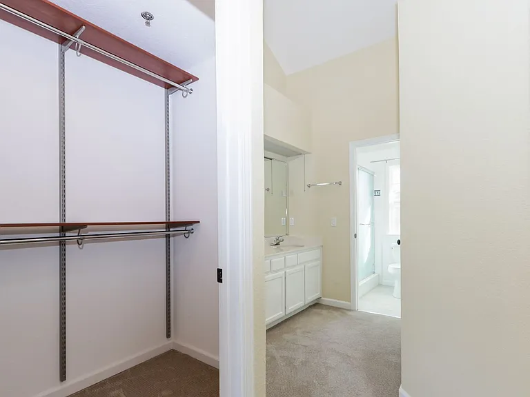 216 Greenview Dr — Photo 33