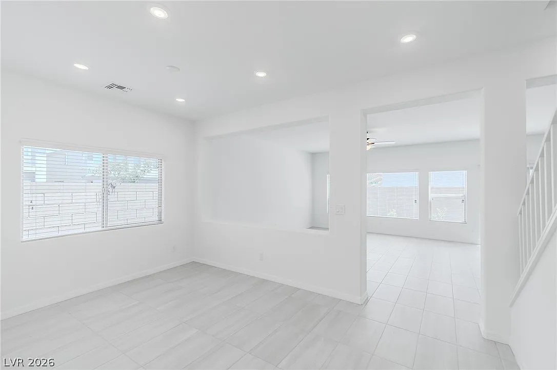 4 bed, 4.5 bath, 3050 sqft, $3,150 — Photo 4
