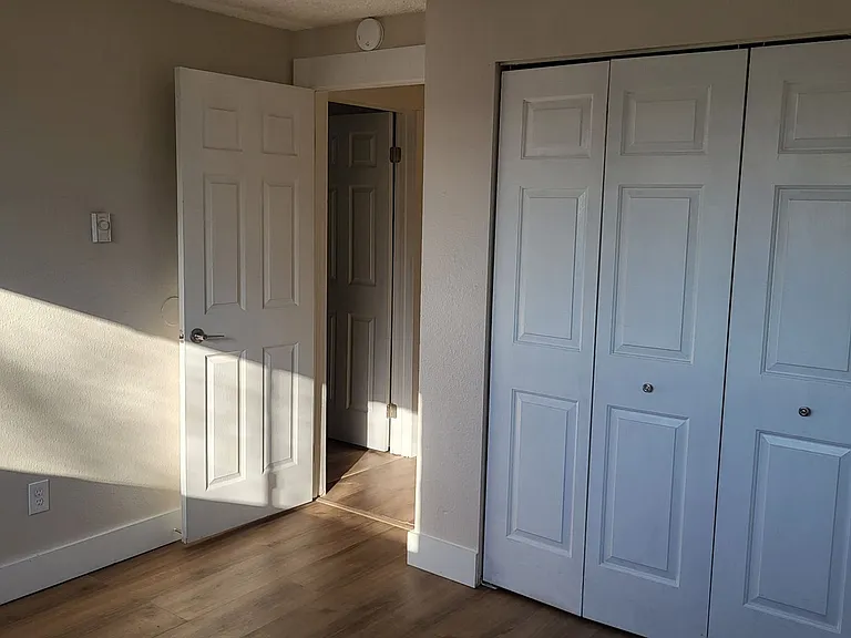 newly updated 2 bed 1 bath apartment in North Auburn $1775 — Photo 7