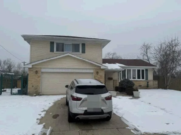 7800 Valley View Ln, Woodridge, IL 60517