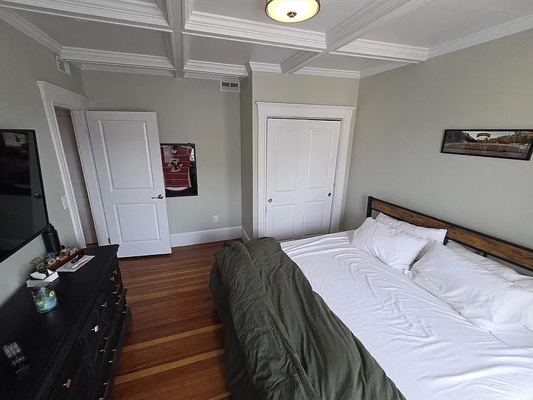 40 King St #3 — Photo 8