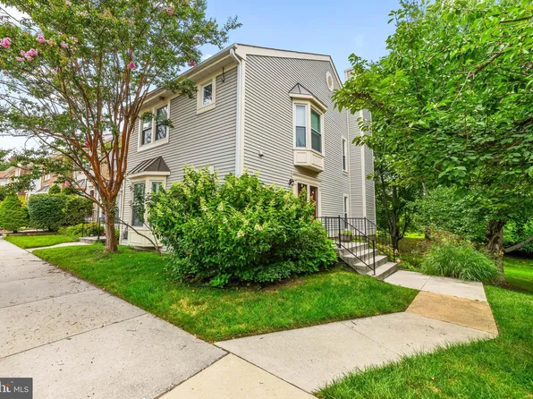 6944 Copperbend Ln, Baltimore, MD 21209