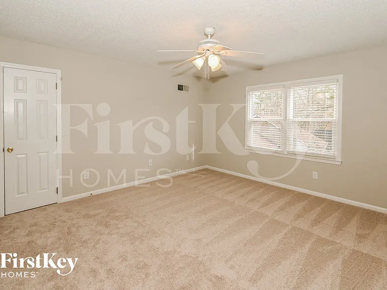 6831 Van De Rohe Dr — Photo 11
