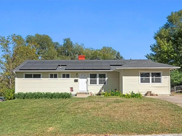 203 SW McClendon Dr, Lees Summit, MO 64081