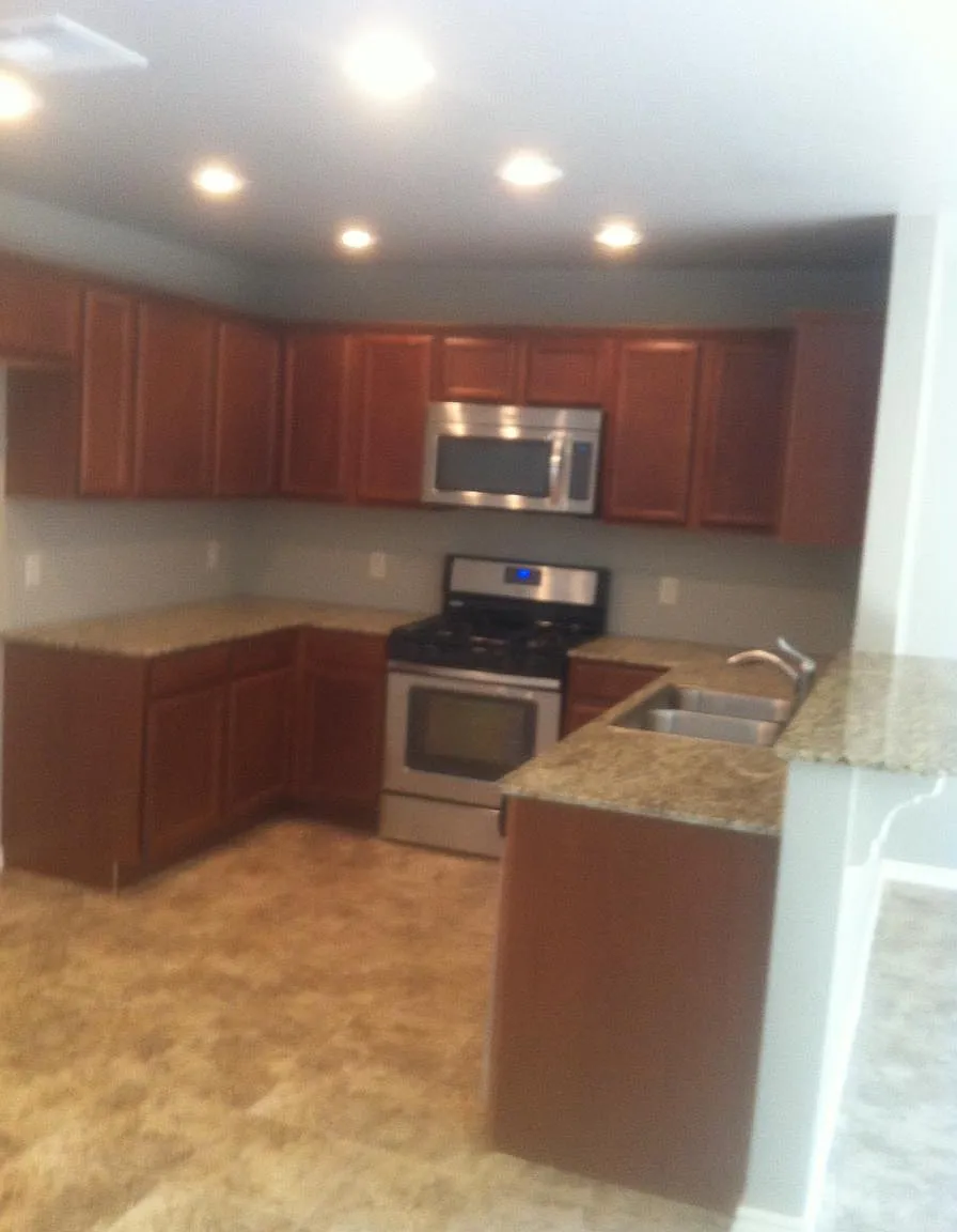 3 bed, 1250 sqft, $1,500 — Photo 2