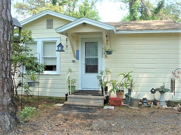 1st image of 6105 Shindler Dr