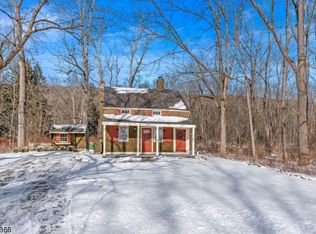 140 W Mill Rd, Long Valley, NJ 07853