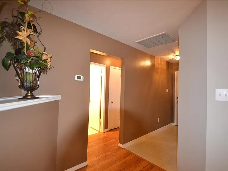 5126 Riverwood Dr — Photo 2