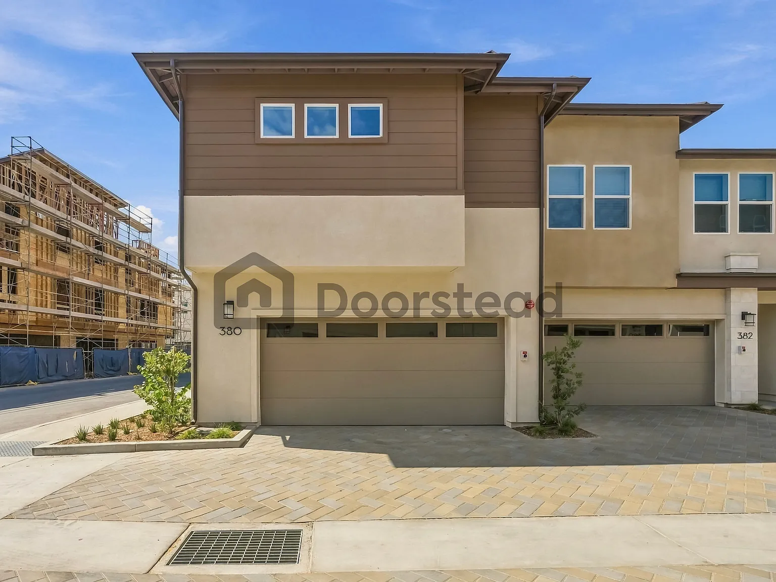 3 bed, 2.5 bath, 1915 sqft, $4,499 — Photo 2