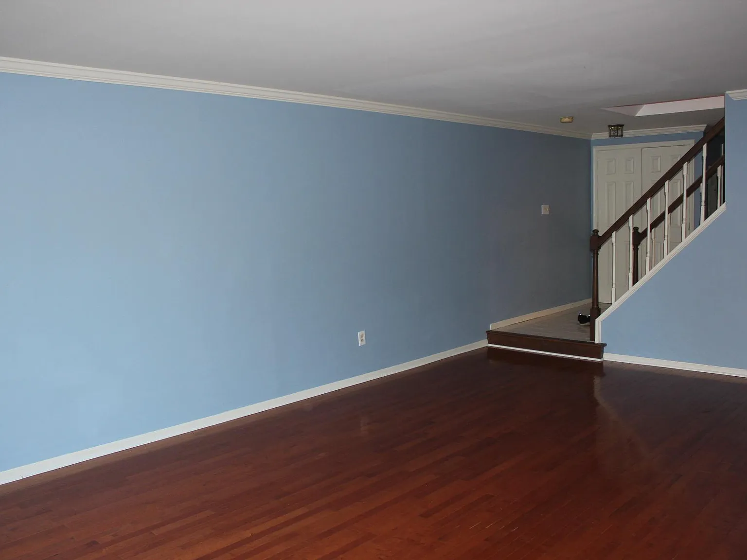 3 bed, 2.5 bath, 2087 sqft, $3,250 — Photo 3