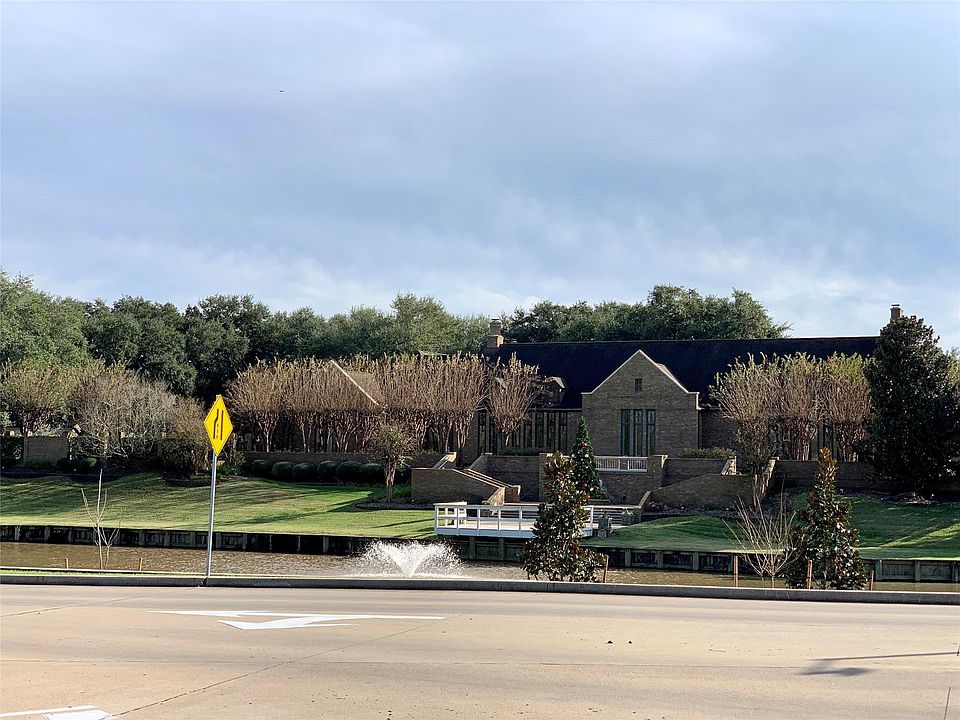 1st image of 4511 Lake Village Dr
