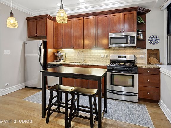 5th image of 1705 N Crilly Ct APT 1