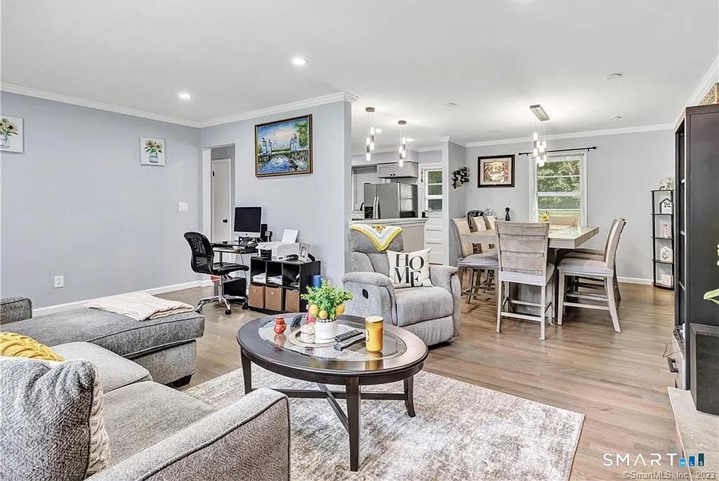 3 bed, 2.5 bath, 1746 sqft, $4,000 — Photo 3