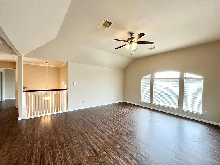 second of the three guest bedroom upstairs