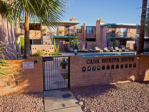 Front entrance to Casa Bonita South