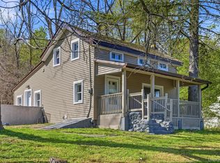 892 Winterton Road, Bloomingburg, NY 12721