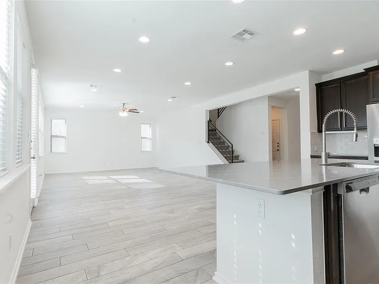 1333 Terrace Vw — Photo 9