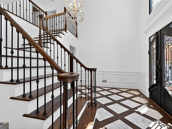 5th image of 1026 Quaker Ridge Way