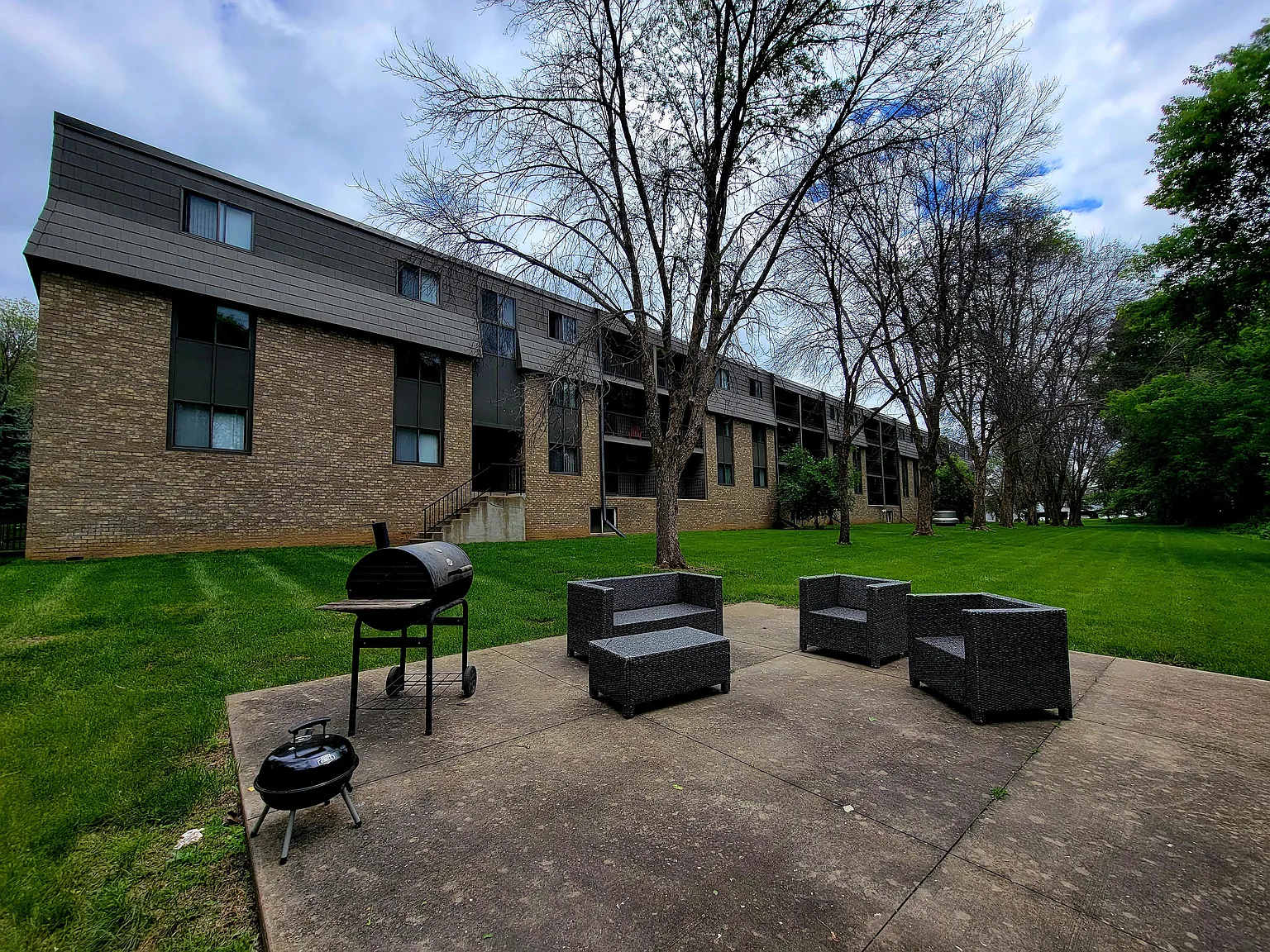Silver Pines — Photo 2