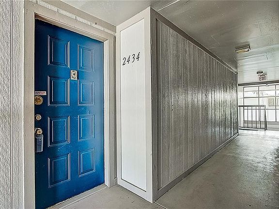3rd image of 2434 Oak Park Way #203