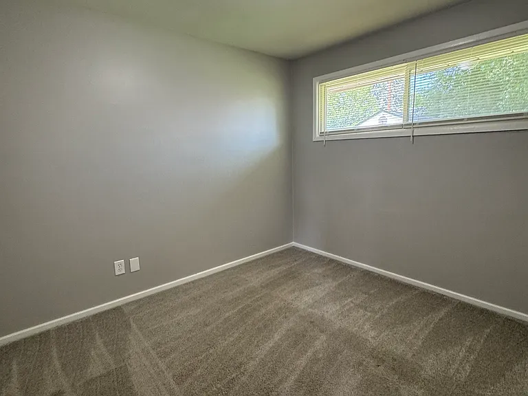 2726 Margaret St — Photo 11