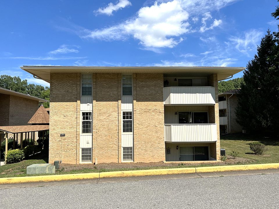 1st image of 5260 Crossbow Cir Unit 11D