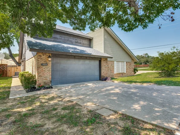 3011 Carolyn Ct, Bedford, TX 76021