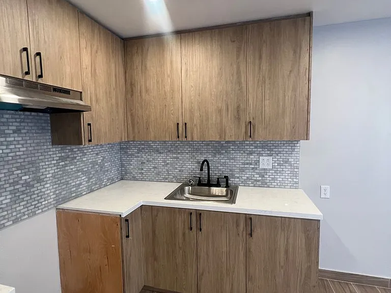 20301 Cohasset St — Photo 17