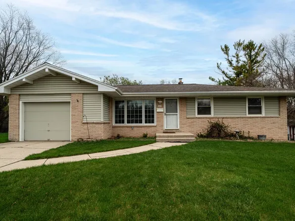 5207 Oakton LANE, Milwaukee, WI 53129