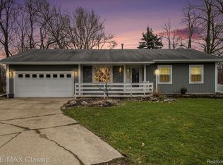 294 Cheriton St, Walled Lake, MI