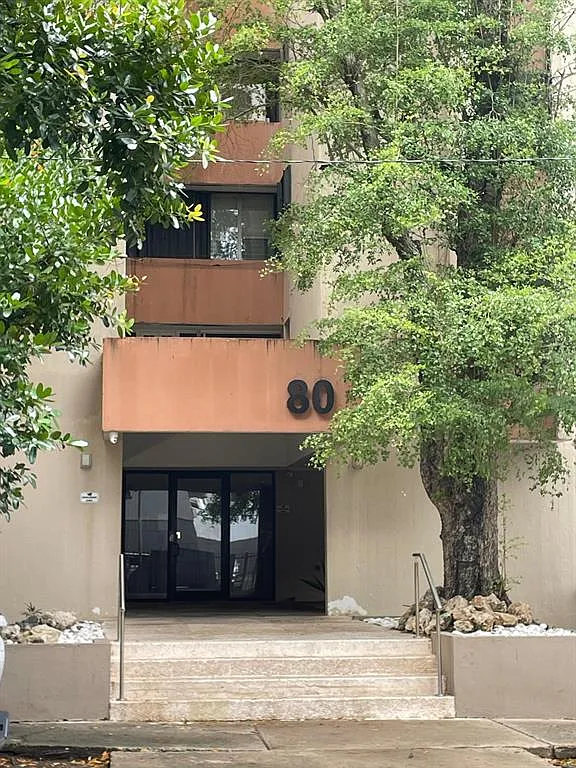 3 bed, 2.0 bath, 1352 sqft, $4,000 — Photo 1