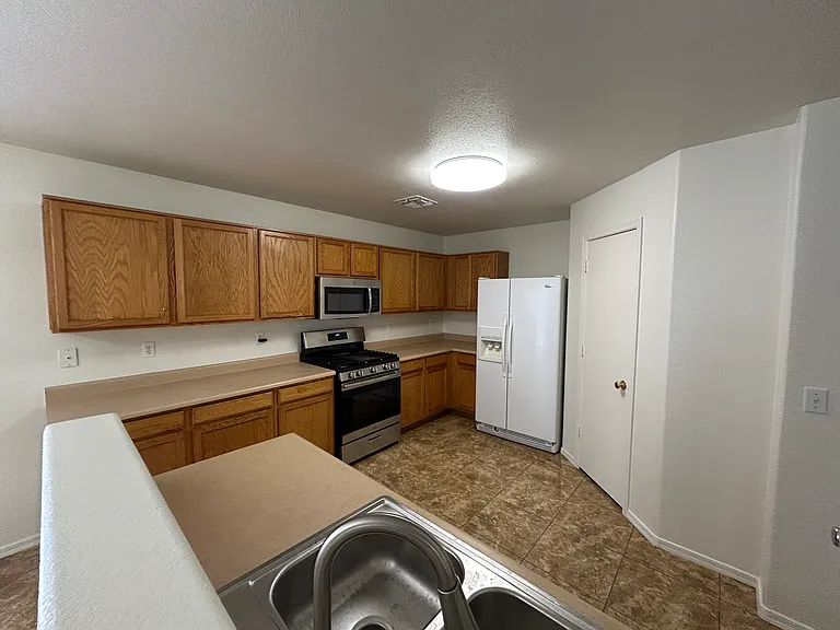 7399 W Solano Dr S — Photo 8